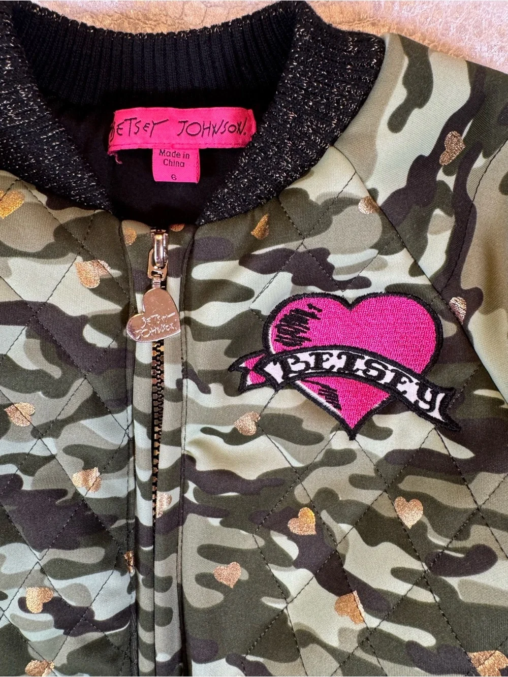 Betsey Johnson girls' green camouflage bomber jacket, Girls size 6
